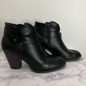 XOXO Kaitlyn Black Ankle Booties